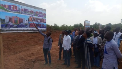 ENSEIGNEMENT SUPÉRIEUR/CONSTRUCTION DES INFRASTRUCTURES DE L&rsquo;UNSTIM D&rsquo;ABOMEY : La ministre Eléonore Yayi remet le site à l&rsquo;entreprise