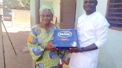 POUR FETER DANS LA JOIE ET LE BONHEUR,  Bok Sarl soutient les orphelins de Zénab Bori Soumanou