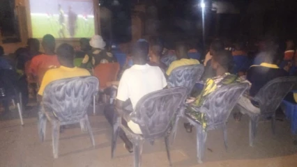 PARAKOU/PROJECTION SUR ÉCRAN GÉANT DE LA FINALE DE LA CAN CAMEROUN 2021 : Le parti Moele-Bénin réunit les jeunes autour du cuir rond