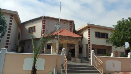 POUR UN SÉJOUR CLASSE, PAISIBLE, REPOSANT ET INOUBLIABLE À PARAKOU : Optez pour l’Auberge « Sainte Marie et Marthe »  . Des chambres ventilées et climatisées à des prix cadeaux