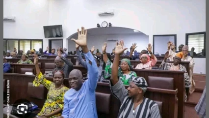 Bénin: le gouvernement obtient l’aval du parlement sans l’opposition 