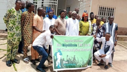 PARAKOU/SOUS L’ARC-EN-CIEL : Le parti Br arrache des branches du baobab