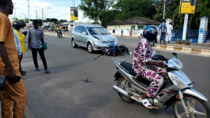ACCIDENT DE LA ROUTE À PARAKOU   :   Une femme et son enfant violemment percutés par une voiture    . Des blessés et des dégâts matériels enregistrés 