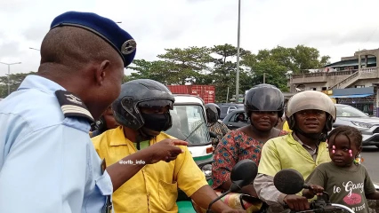APLAHOUÉ/INTERPELLÉ POUR NON-PORT DE CASQUE : Un motocycliste percute un commissaire de police et s&rsquo;enfuit