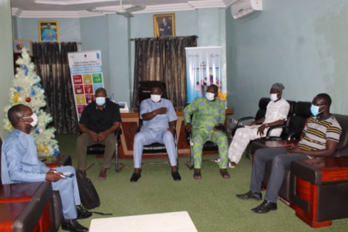 BANIKOARA/AMELIORATION DES CONDITIONS DES POPULATIONS LES PLUS VULNERABLES : Le maire Sarako Tamou reçoit l’Ong Handicap International