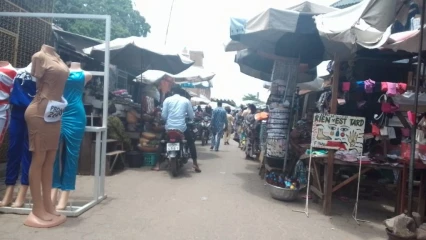 PARAKOU/CONDITIONS DE VENTE DANS LES MARCHÉS EN SAISON PLUVIEUSE : Ça grogne dans le rang des commerçants