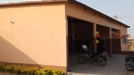 INAUGURATION DU CENTRE DE FORMATION PROFESSIONNELLE DE L&rsquo;ASSOCIATION DES VULCANISATEURS UNIS DE PARAKOU (AVUP)  : L&rsquo;Association Palmier de la Suisse fait œuvre utile