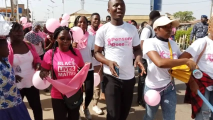 PARAKOU/GRANDE MARCHE DE SENSIBILISATION DES POPULATIONS CONTRE LE CANCER DU SEIN : Pari gagné pour Kadiri Ogbon de l’association Yonba et ses pairs