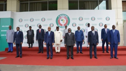 APRÈS LA DÉCISION DE SUSPENSION DU BURKINA FASO DES INSTANCES DE LA CEDEAO : L’organisation sous régionale fait des yeux doux au colonel Sandaogo