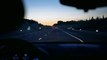 CIRCULATION SANS PHARE LA NUIT : Une pratique dangereuse, source d’accidents . Le Cnsr et la police républicaine pour changer les comportements
