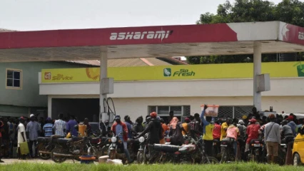 NIGÉRIA/FACE À LA HAUSSE DU PRIX DU CARBURANT : Deux états réduisent les jours de travail par semaine