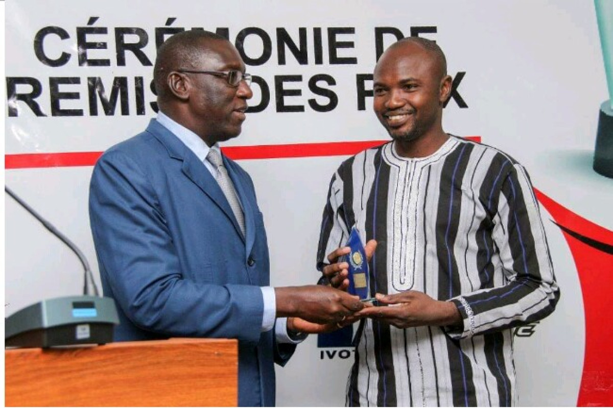PRIX JEUNESSE FRANCOPHONIE 3535  : Barassounon, porte-flambeau des arts griotiques, distingué