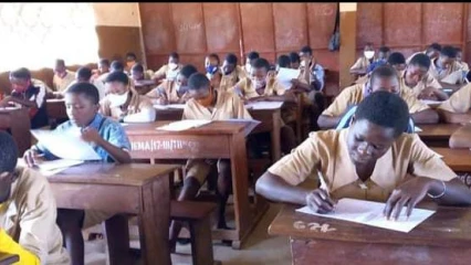 BORGOU/DÉROULEMENT DE LA 2E SÉRIE DE DEVOIRS DU 1ER SEMESTRE : Les apprenants des établissements publics en composition