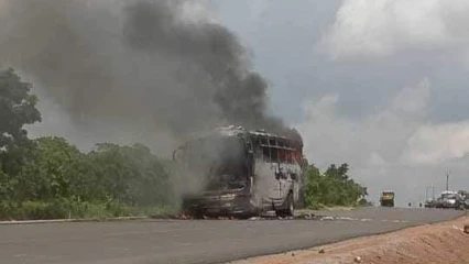 NORD-BÉNIN : Un bus de transport en commun réduit en cendres
