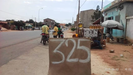 COMMERCE ILLICITE AU BENIN : Les consommateurs d’essence frelatée grugés avec plaisir .Modes opératoires des vendeurs indélicats