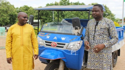 POUR L&rsquo;ASSAINISSEMENT DE LA COMMUNE DE BANIKOARA : La mairie dote la structure de pré-collecte d&rsquo;ordures de matériels