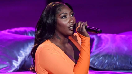 INDÉSIRÉE PAR LES FRANÇAIS POUR CHANTER À L’OUVERTURE DES JEUX OLYMPIQUES DE PARIS  :   Aya Nakamura reçoit le soutien de ses frères africains