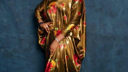 INSTANT FASHION : Ce qu’il faut savoir de la soie, cette marque du glamour qui ne résiste à personne