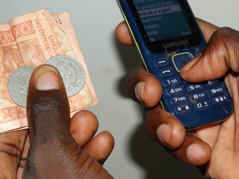 Bénin: plus de paiement en espèces à partir de 500.000f