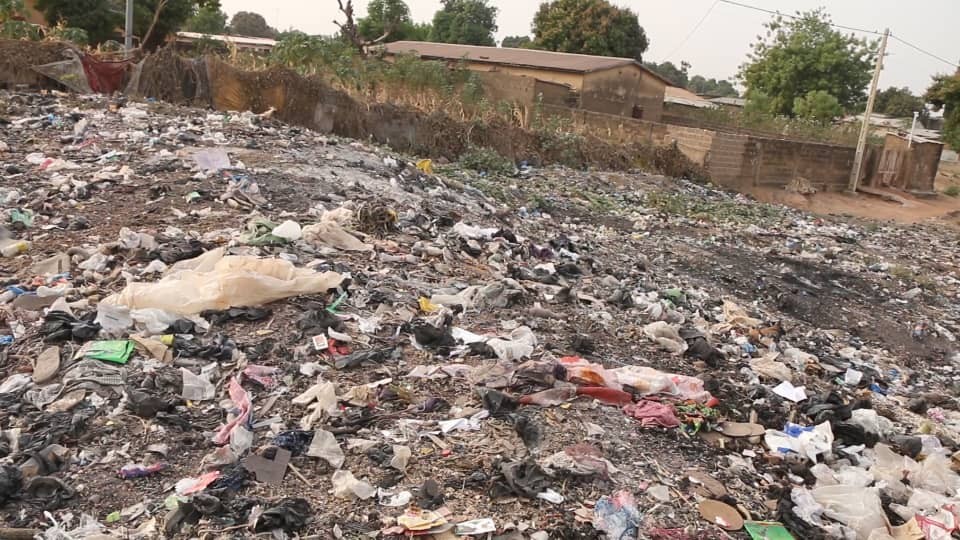 Epp zongo 2: un dépotoir sauvage d'ordures défie autorités