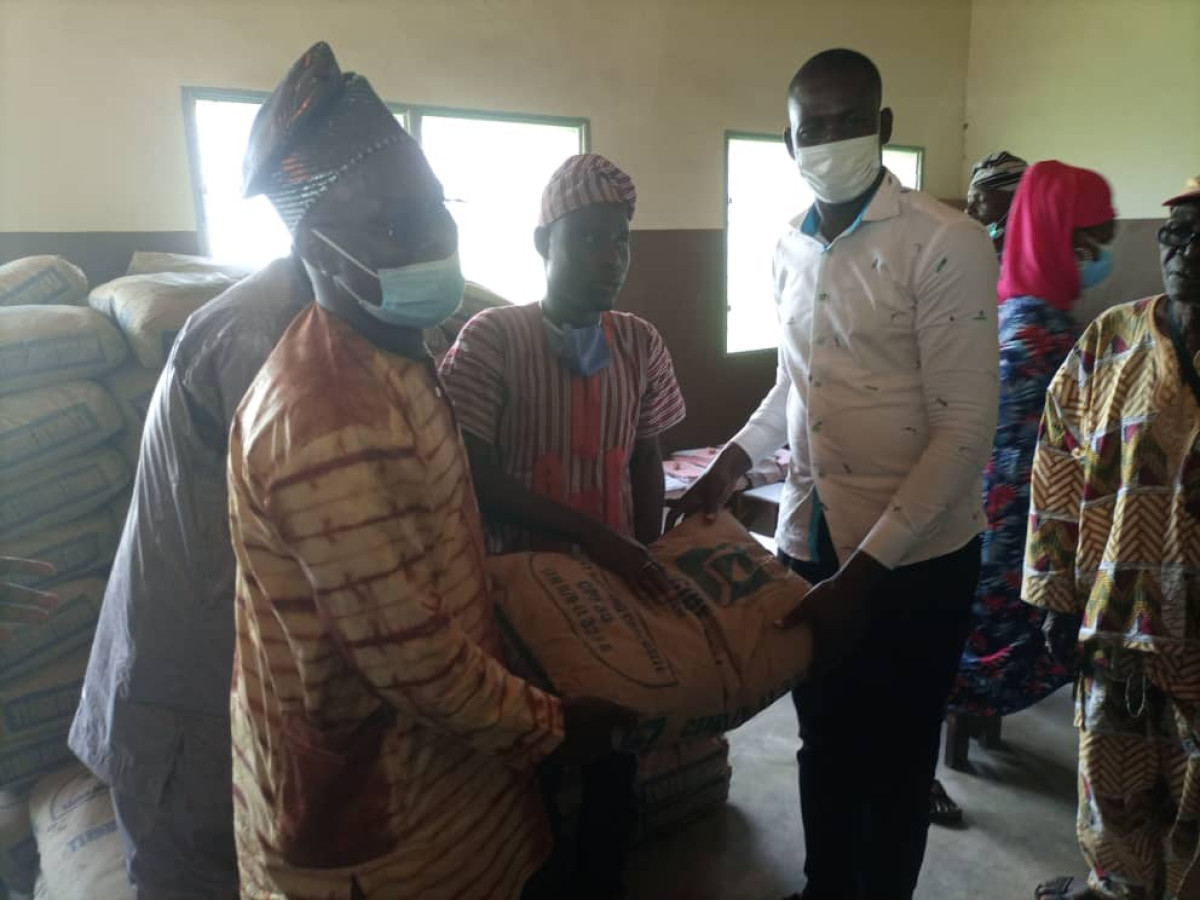 DEGATS CAUSES PAR LA PLUIE A ALAFIAROU DANS LA COMMUNE DE TCHAOUROU : L&rsquo;He Bagoudou dépêche une délégation du Br avec 5t de ciments