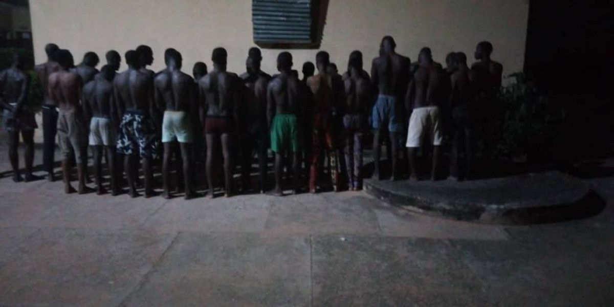 OPÉRATION COUP DE POING DU COMMISSARIAT DU 1ER ARRONDISSEMENT DE PARAKOU : 31 personnes interpellées et 8 motocyclettes arrêtés