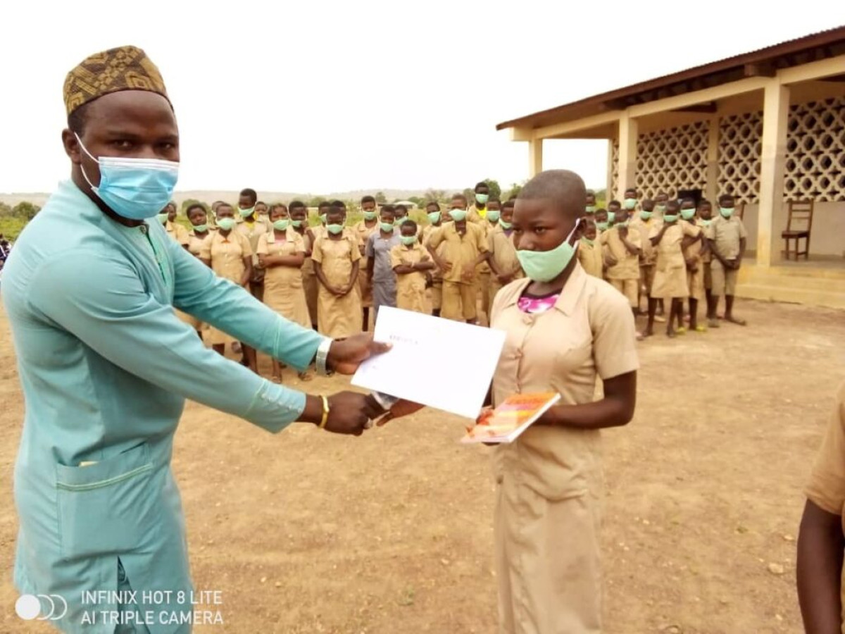 TOUCOUNTOUNA/PROMOTION DE L&rsquo;EXCELLENCE EN MILIEU SCOLAIRE : L&rsquo;Ong “Les amis du monde” récompense les meilleurs élèves du Ceg Tampègrè