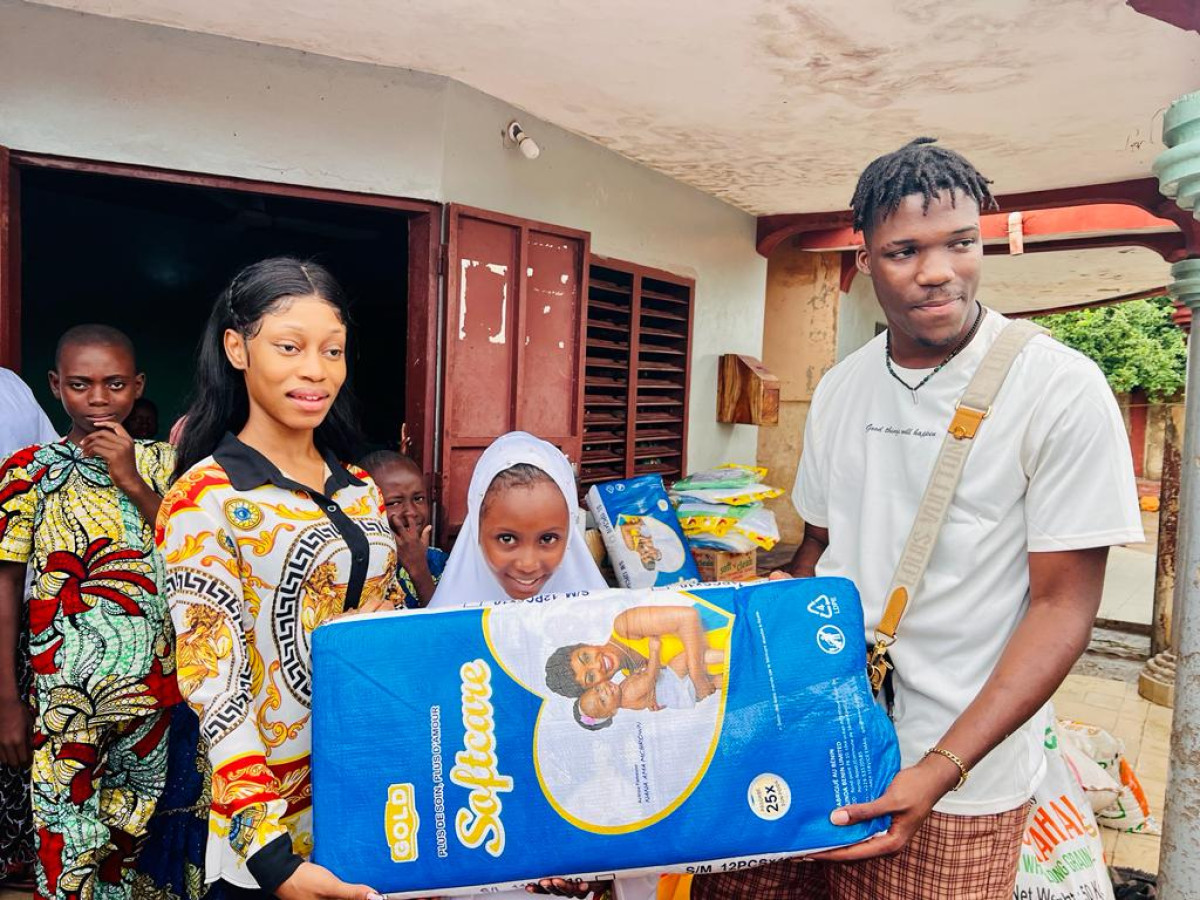 BÉNIN : Axel Meryl et Kimi Makosso dans deux orphelinats pour des dons