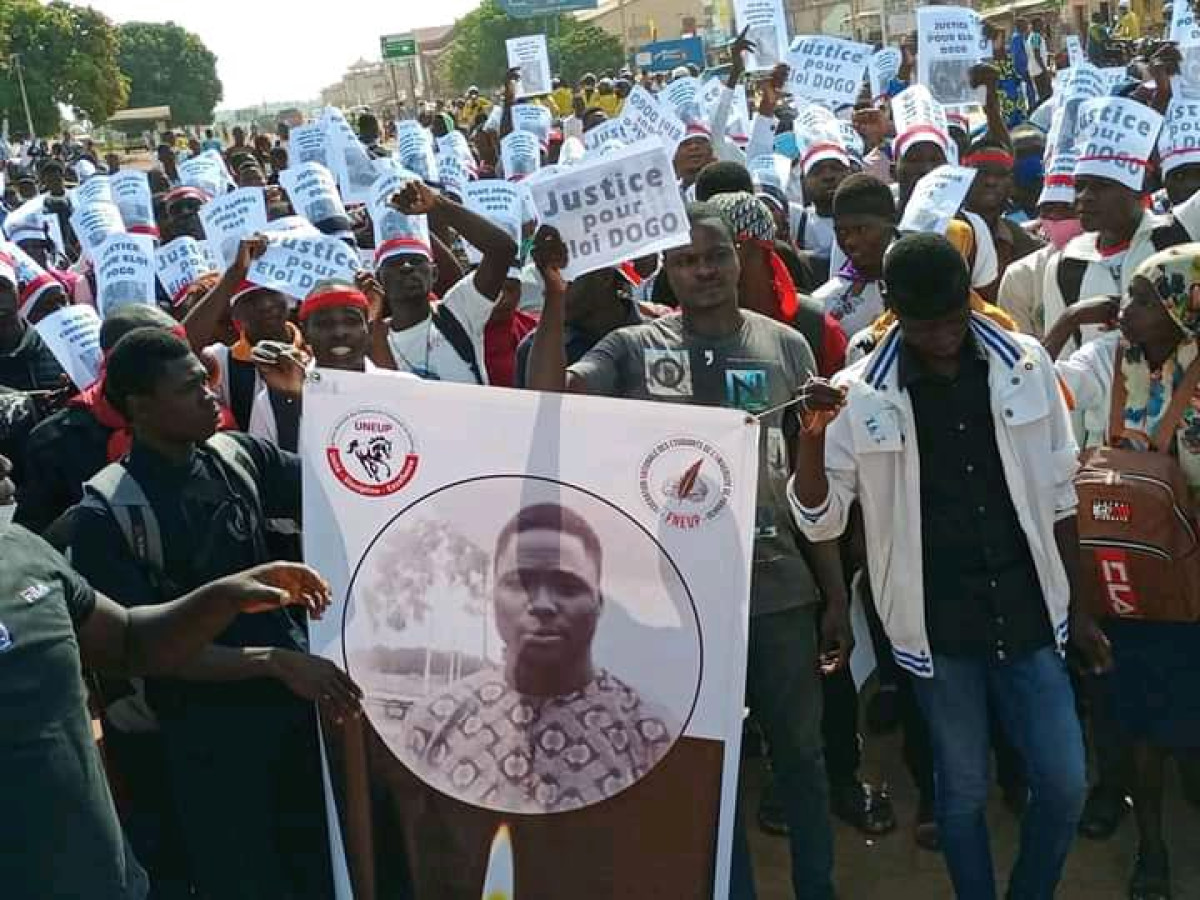 A TRAVERS UNE MARCHE DANS L’ENCEINTE DE L’UNIVERSITE DE PARAKOU : Les étudiants ont réclamé justice pour Eloi Dogo