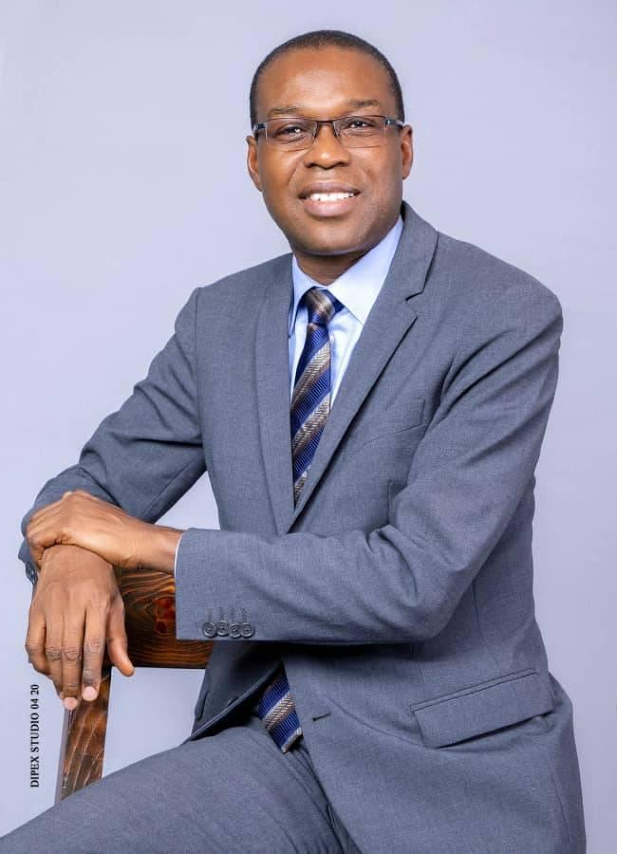 EMPLOI AU BÉNIN : « Celui qui a le Master et travaille dans une cabine téléphonique n&rsquo;est pas en chômage », selon Urbain Amègbédji