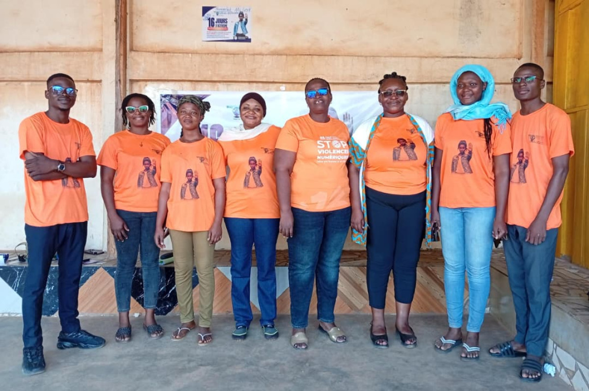 16 jours d'activisme contre les vbg à Parakou: l'Ong Ola Africa sensibilise les conducteurs de Taxi et de bus du parc d'Albarika