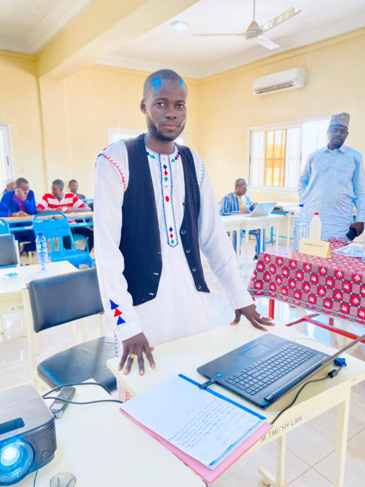 SOUTENANCE DE MASTER A L&rsquo;UNIVERSITÉ NAZI BONI DE BOBO-DIOULASSO : Orou Adamou Hamadi désormais diplômé en technique des métiers de l&rsquo;information