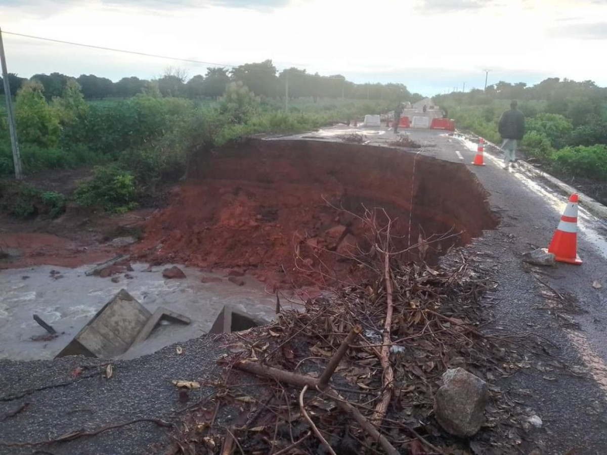 DÉGRADATION DE LA ROUTE INTER-ÉTAT N&rsquo;DALI-NIKKI-TCHICANDOU : Le pont de Kassakpéré, en réfection, a de nouveau cédé