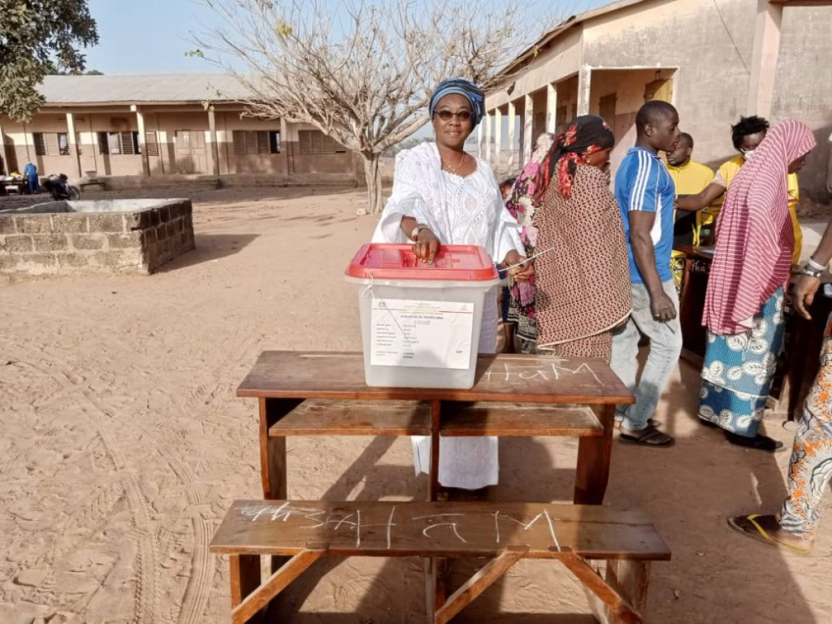 ÉLECTIONS LÉGISLATIVES À NIKKI/APRÈS AVOIR EXPRIMÉ SON DEVOIR CIVIQUE : Dr Jamillah Kissira invite les populations à faire de même