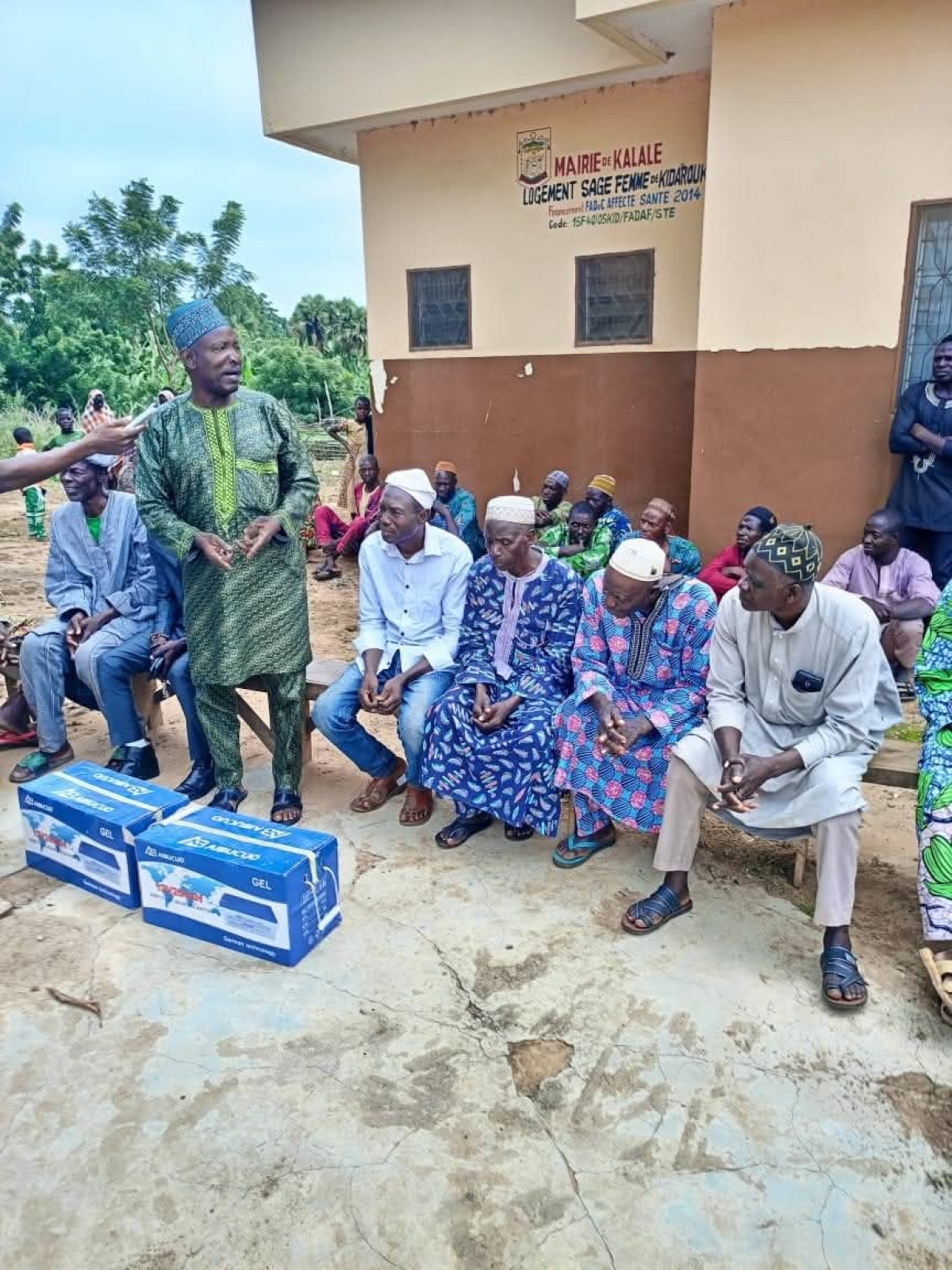 Kalalé/Centre de santé de Kidaroukpérou: l'Ong Fejeb fait don de batteries solaires