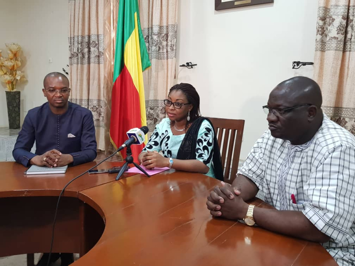 TOURNEE DU MINISTRE DE L&rsquo;ECONOMIE NUMÉRIQUE ET DE LA COMMUNICATION DANS LE BORGOU  : Aurélie Adam Soulé révèle les projets du numérique