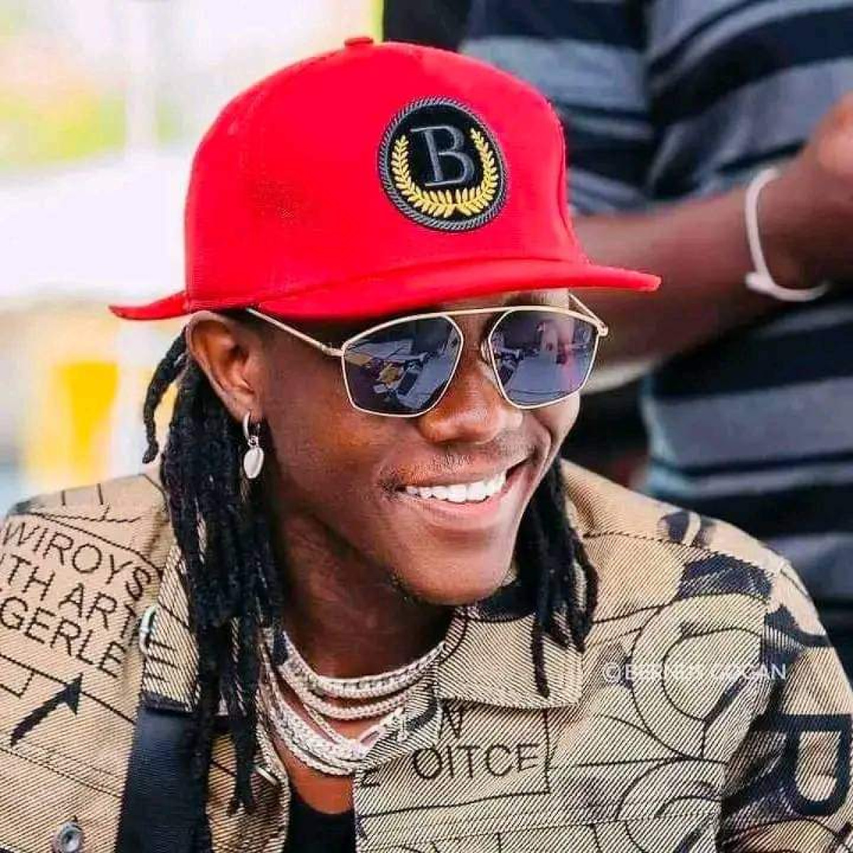 POUR LA REDUCTION DES PEINES INFLIGEES AUX CYBERCRIMINELS AU BÉNIN : L&rsquo;artiste Vano baby implore la clémence du Président Talon