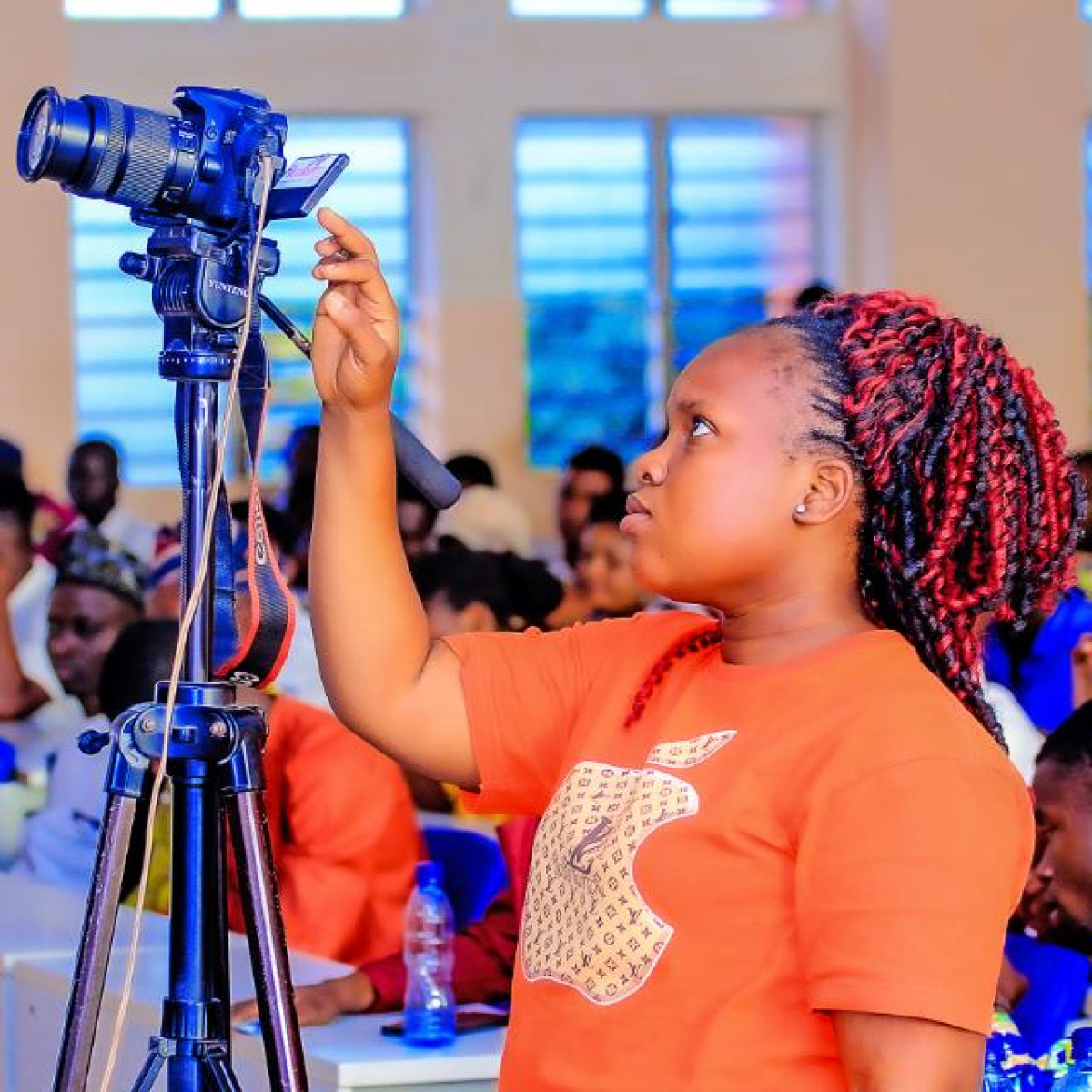 FORMATION DANS LE DOMAINE DE L&rsquo;AUDIOVISUEL ET DU NUMÉRIQUE A PARAKOU : Diane Kotoko parle de ses expériences au Cfoman-Daabaaru