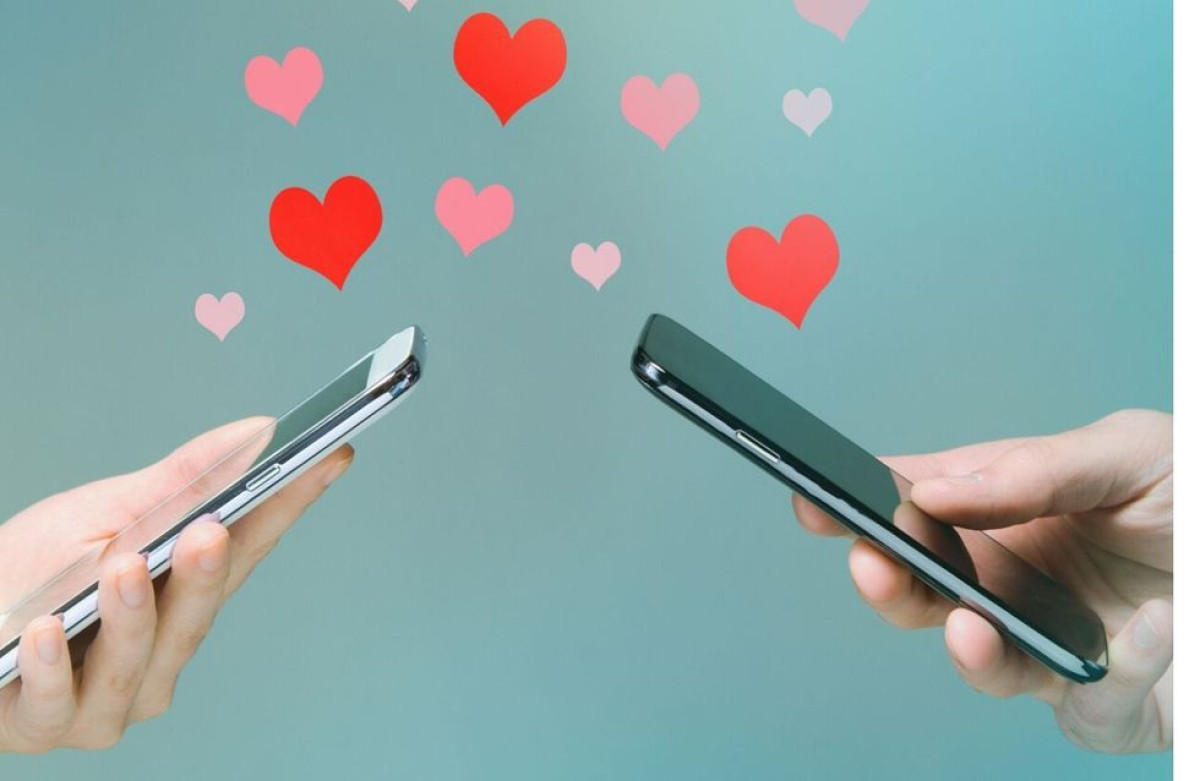 RELATION AMOUREUSE À DISTANCE : Dans les méandres d&rsquo;une amitié loin des yeux, près du cœur