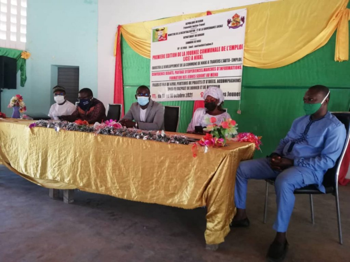 JOURNEE COMMUNALE DE L’EMPLOI A NIKKI : Les avantages de l’entrepreneuriat présentés aux jeunes