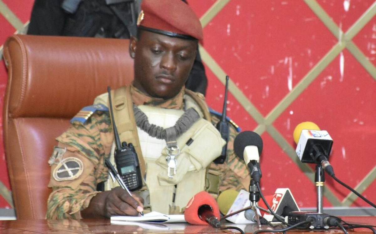 COUP D&rsquo;ÉTAT DÉJOUÉ AU BURKINA-FASO :  Quatre officiers arrêtés, deux en cavale