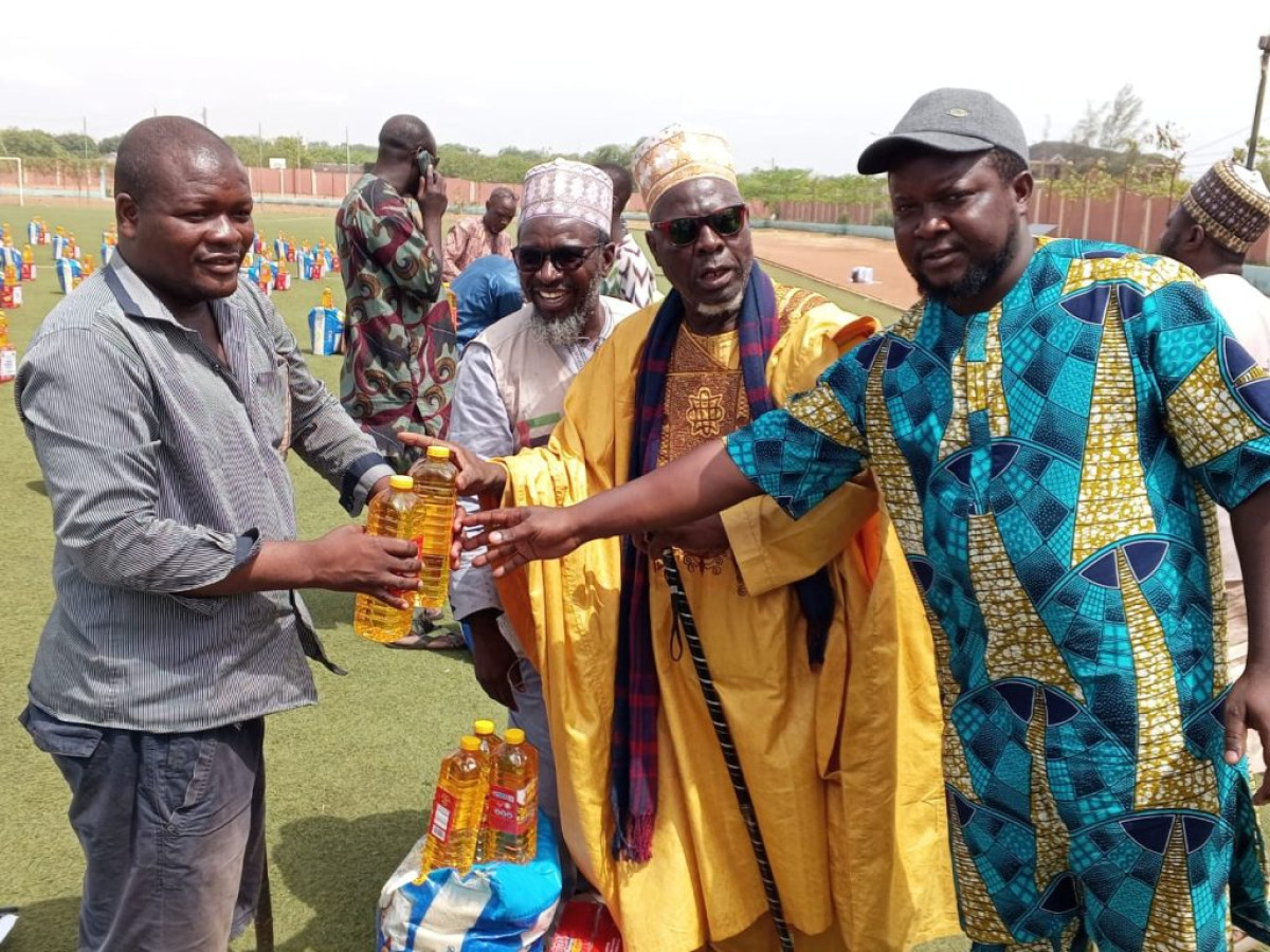 MOIS DE RAMADAN 2023 À PARAKOU : 500 kits alimentaires offerts par l&rsquo;association Al-Islaah aux fidèles musulmans