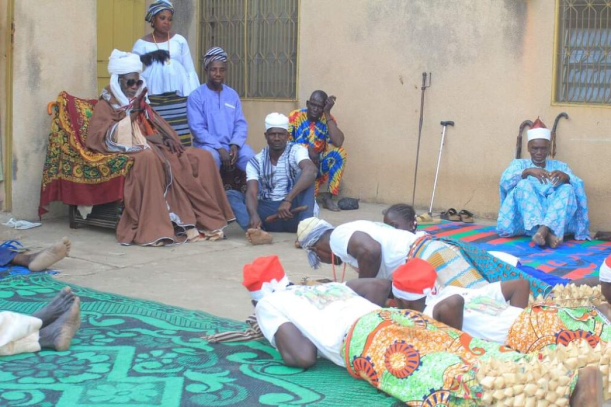 EN VISITE À N&rsquo;DALI DANS LE CADRE DE SA TOURNÉE STATUTAIRE : L&#8217;empereur Sero Tooru Tuko Sari reçu par Daari Sounon Souanrou ll