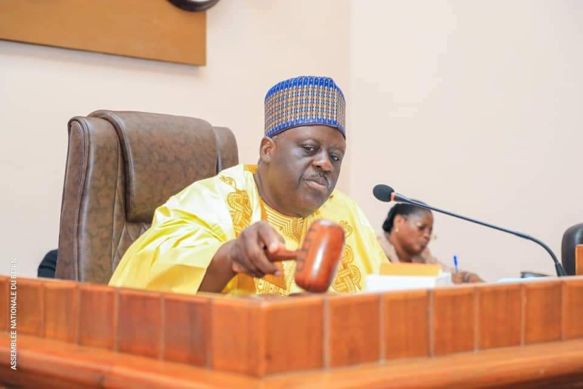 BILAN DE LA HUITIÈME LÉGISLATURE DU PARLEMENT BÉNINOIS : Monocolore, le parlement Vlavonou n&rsquo;a pas assez contrôlé l&rsquo;action gouvernementale  . Quelques points positifs à mettre à son actif