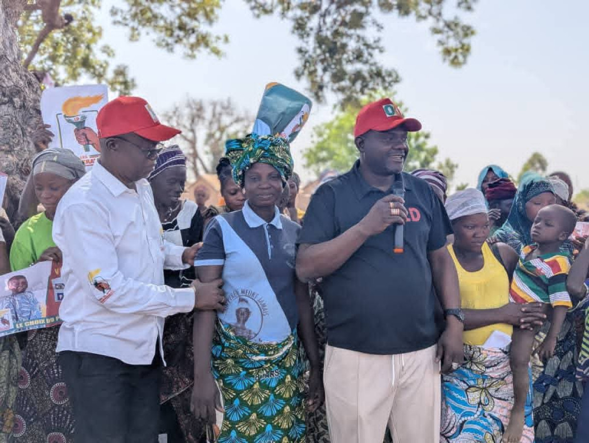 Avec ses camarades de la 3è ce: le candidat Kamel Ouassagari quadrille l'Atacora pour Les Démocrates