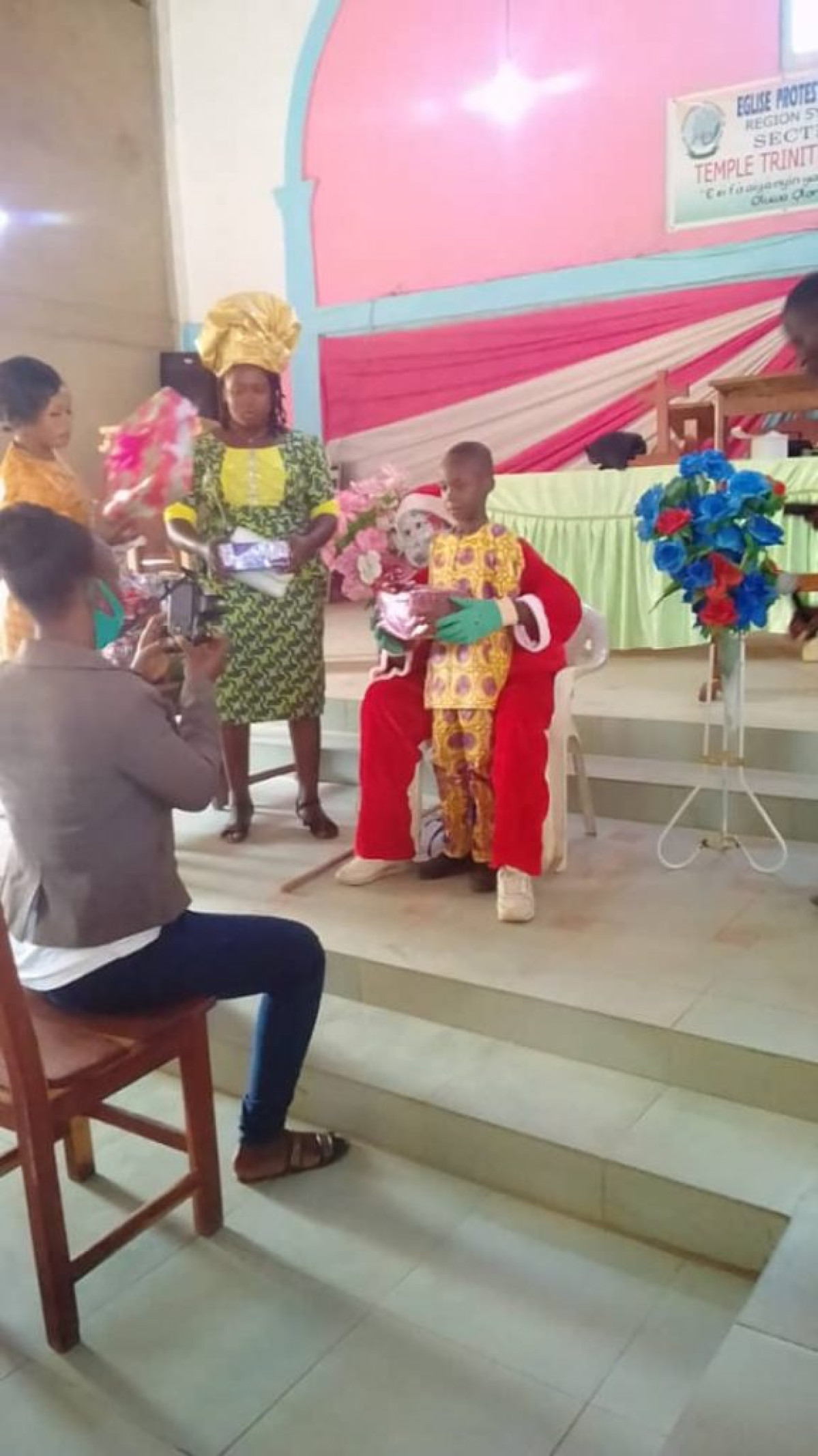 NOËL AVANT L&rsquo;HEURE À PARAKOU : L&rsquo;école privée protestante « La Galilée » offre des cadeaux à ses écoliers
