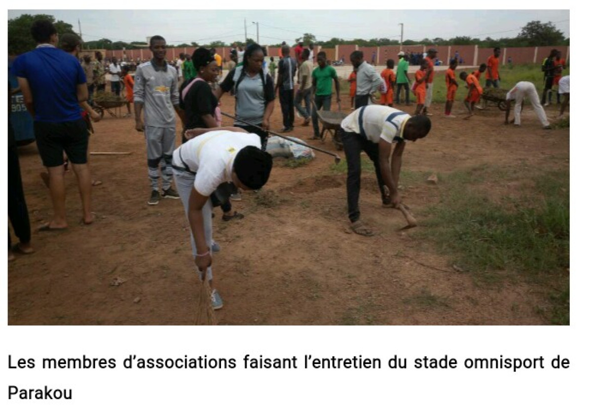 CAMPAGNE DE SALUBRITÉ AU STADE MUNICIPAL DE PARAKOU : Le partenariat Parakou-Orléans pour un environnement sain