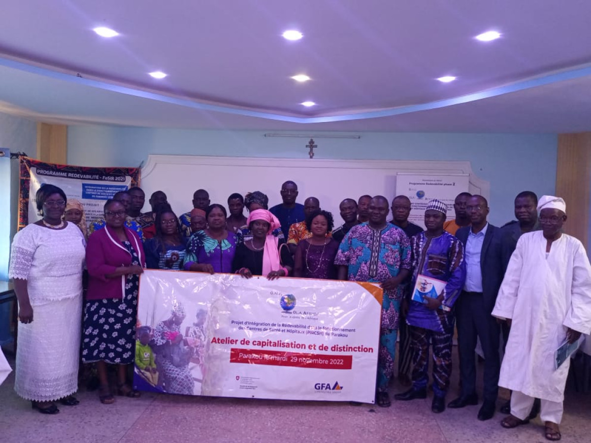 FIN DU PROJET D&rsquo;INTÉGRATION DE LA REDEVABILITÉ DANS LE FONCTIONNEMENT DES CENTRES DE SANTÉ ET HÔPITAUX DE PARAKOU : Les actions de l&rsquo;Ong Ola Africa et Gfa consulting group saluées