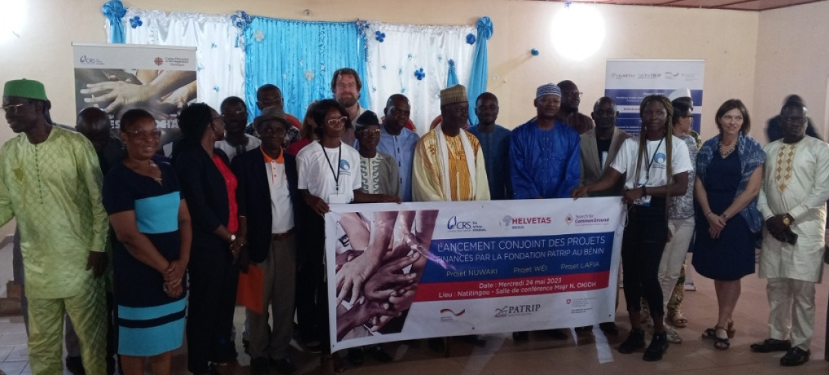 LANCEMENT DES PROJETS NUWAKI, WÉI, LAFIA DANS LES COMMUNES FRONTALIIÈRES DE L&rsquo;ATACORA ET L&rsquo;ALIBORI  : Crs, Helvetas et Sfcg s&rsquo;engagent pour la paix et la cohésion sociale . La Fondation Patrip partenaires financiers