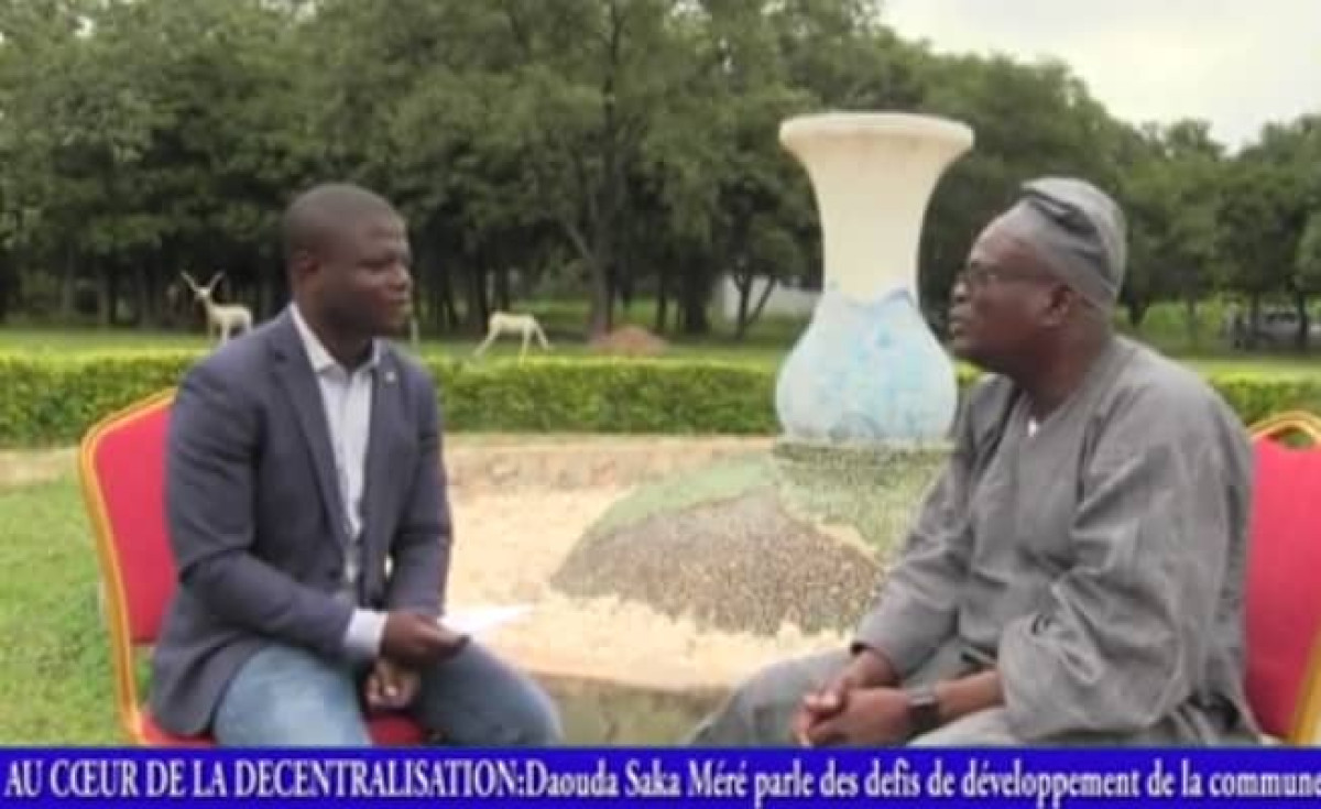 REÇU SUR L&rsquo;EMISSION AU CŒUR DE LA DECENTRALISATION DE DAABAARU TV : Le maire Saka Méré parle de ses ambitions pour N’Dali